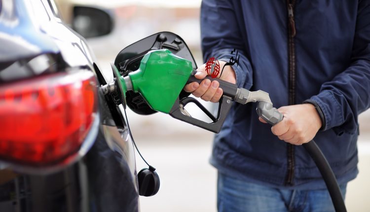 تخفيض البنزين بنوعيه 5 فلوس والسولار 40 وتثبيت الكاز عند 620