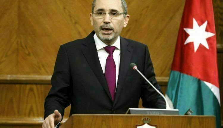 الصفدي لنظيره الإيراني: الأردن لن يسمح بخرق سيادته وتهديد أمنه الصفدي لنظيره الإيراني: الأردن لن يسمح بخرق سيادته وتهديد أمنه