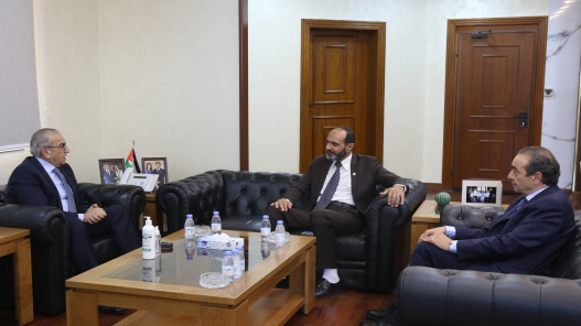أبو السمن يؤكد تسخير إمكانات الأردن الهندسية والإنشائية لإعادة إعمار سوريا أبو السمن يؤكد تسخير إمكانات الأردن الهندسية والإنشائية لإعادة إعمار سوريا