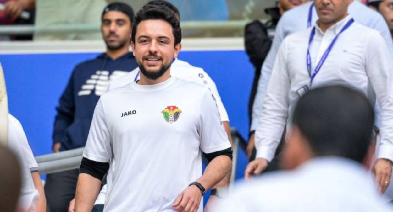 ولي العهد يغادر إلى مسقط لمتابعة مباراة “النشامى” ولي العهد يغادر إلى مسقط لمتابعة مباراة “النشامى”