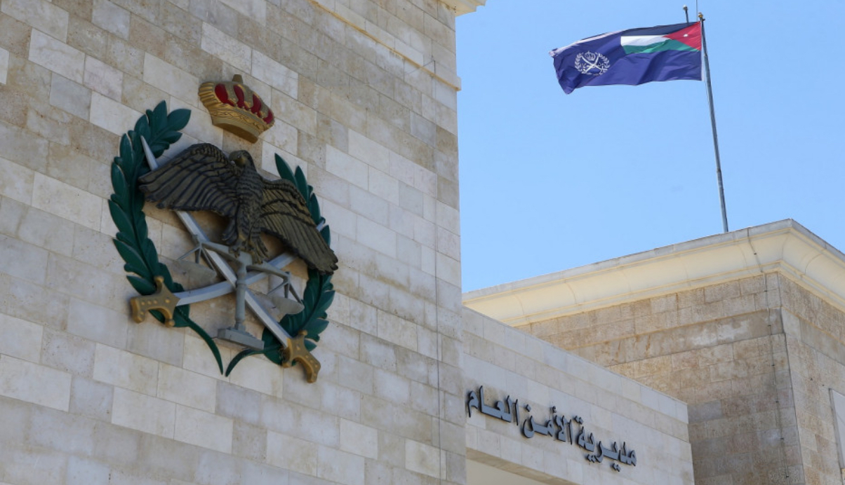 الأمن العام: إصابة طفلة إثر سقوط مسيرة في لواء الأزرق وتضرر 3 منازل ومركبتين الأمن العام: إصابة طفلة إثر سقوط مسيرة في لواء الأزرق وتضرر 3 منازل ومركبتين