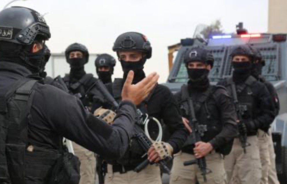 بالبالونات والمناطيد .. ضبط 3 مهربي مخدرات يرتبطون بعصابات خارجية بالبالونات والمناطيد .. ضبط 3 مهربي مخدرات يرتبطون بعصابات خارجية