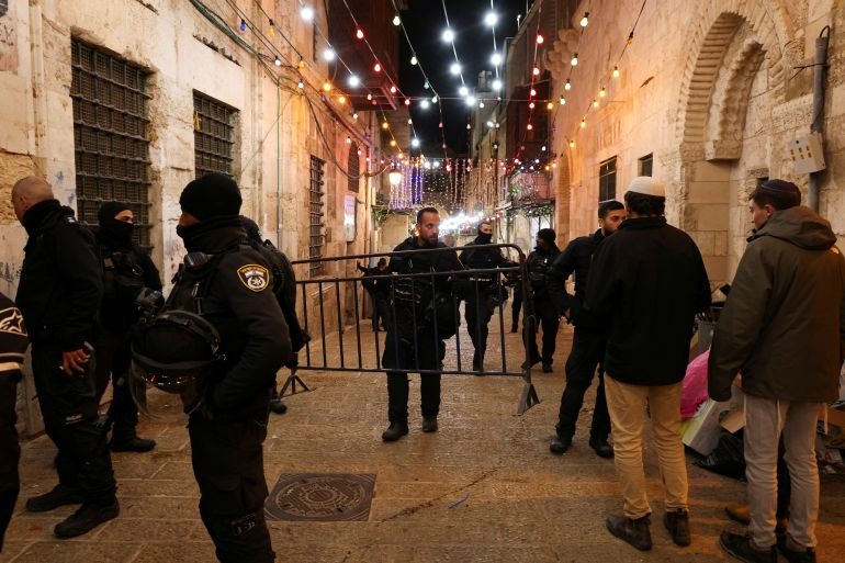 الاحتلال يغلق أبواب المسجد الأقصى بالتزامن مع فرض “إغلاق شامل” على الضفة الاحتلال يغلق أبواب المسجد الأقصى بالتزامن مع فرض “إغلاق شامل” على الضفة