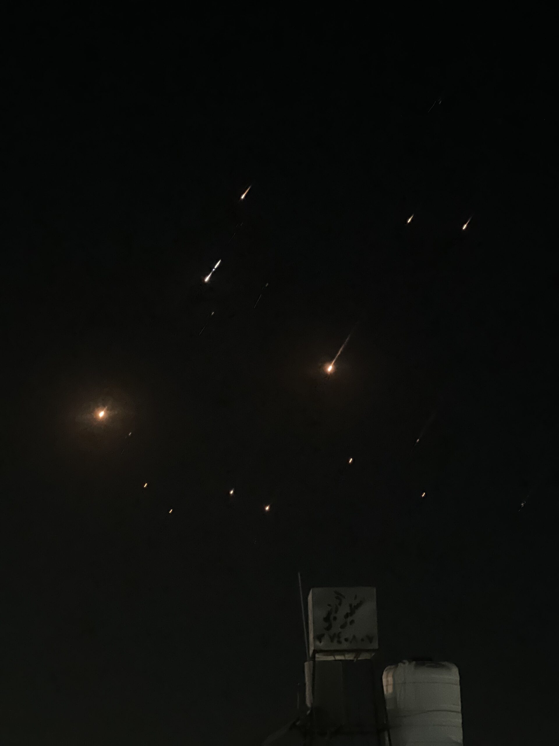 الأمن العام يُجدد التحذير بضرورة عدم الاقتراب من أي أجسام غريبة، وينشر جملة من الإرشادات الأمن العام يُجدد التحذير بضرورة عدم الاقتراب من أي أجسام غريبة، وينشر جملة من الإرشادات