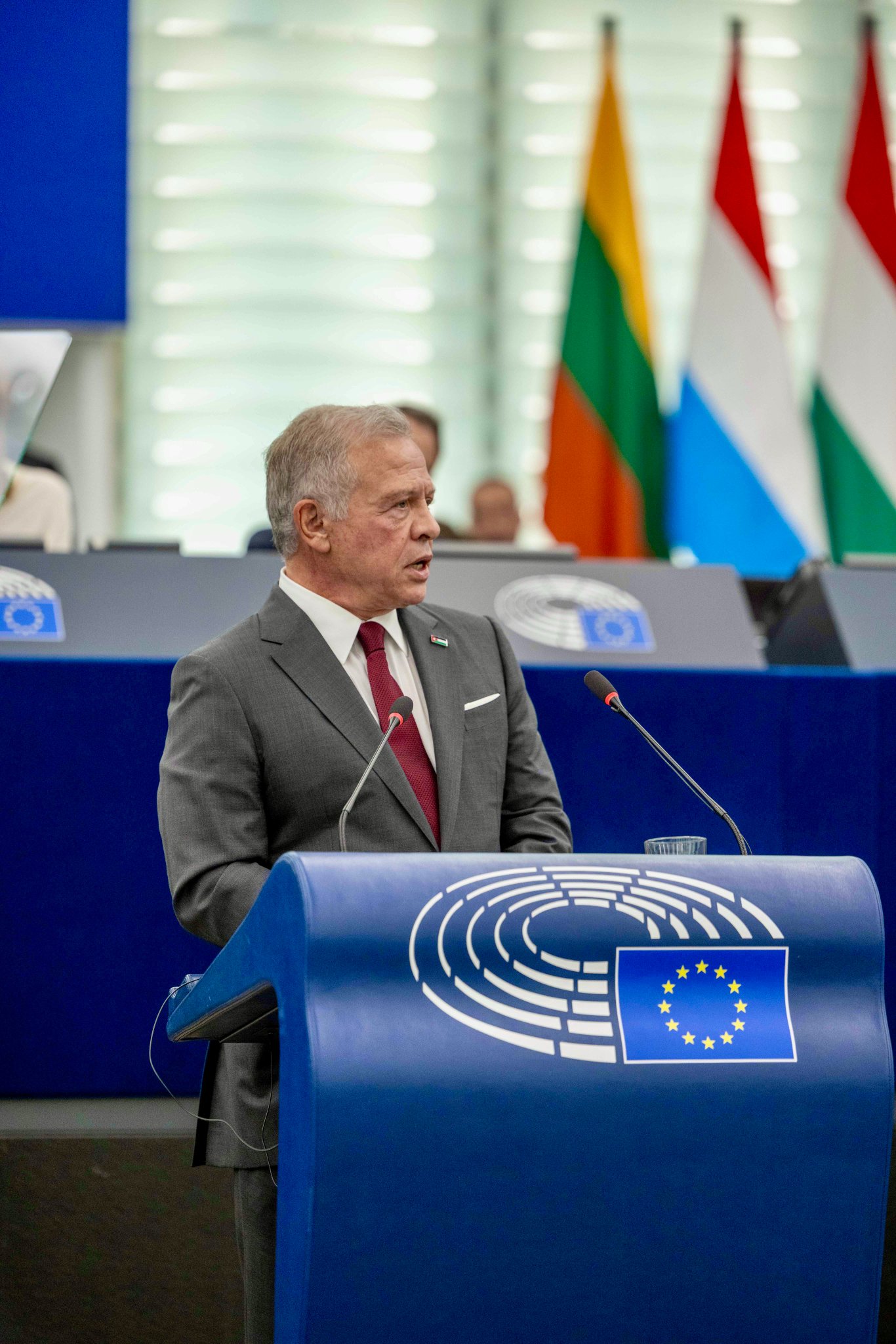 الملك: غزة خذلها العالم