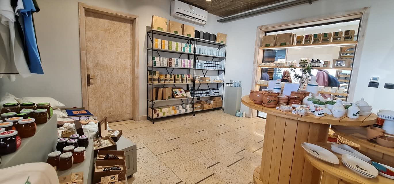 دكان الطبيعة في محمية عجلون ملتقى للبيئة بالحرف المحلية دكان الطبيعة في محمية عجلون ملتقى للبيئة بالحرف المحلية