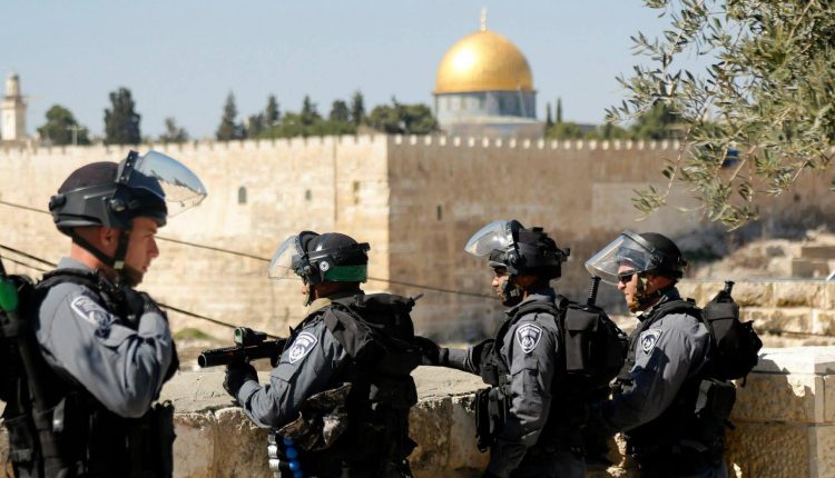 الاحتلال يغلق المسجد الأقصى لليوم الثاني على التوالي الاحتلال يغلق المسجد الأقصى لليوم الثاني على التوالي