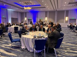 “إنتاج” تعقد جلسة حوارية مع وزير التعليم العالي لبحث مواءمة التعليم مع سوق العمل