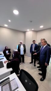 اللوزي: المتكاملة للنقل ملتزمة بتنفيذ توجيهات رئيس الوزراء في تحديث وتعزيز منظومة قطاع النقل العام