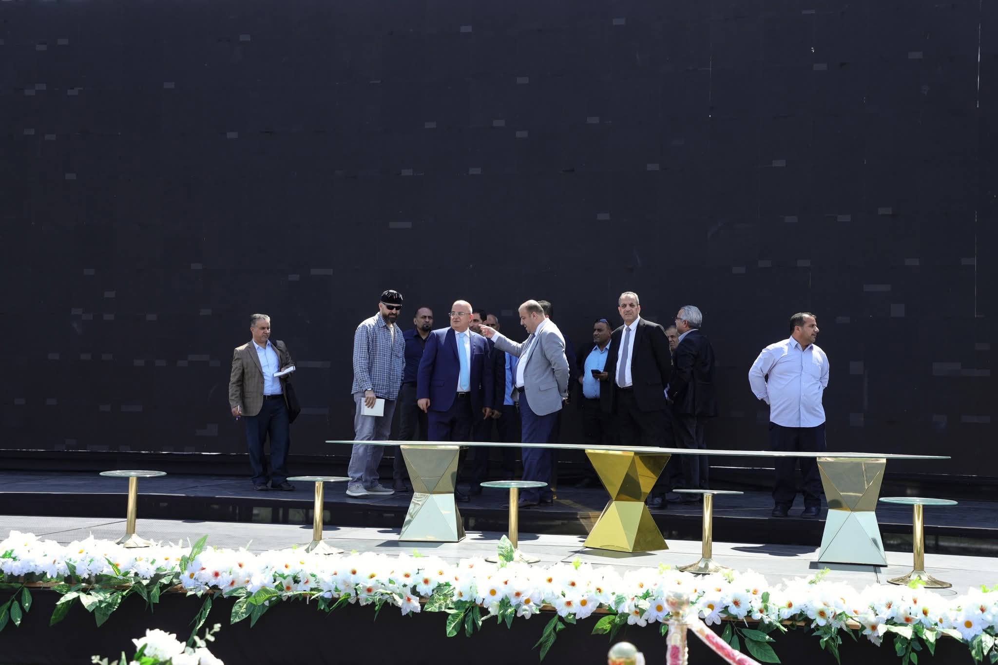 د. الحياري يتفقد الترتيبات النهائية لحفل تخريج الفوج السابع والعشرين من طلبة الجامعة الهاشمية