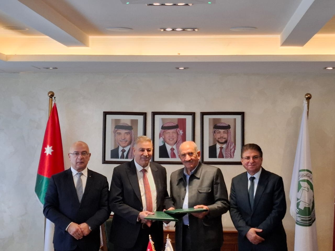 البوتاس العربية” و”الفوسفات الأردنية” توقعان اتفاقية لإنشاء مجمع صناعي متكامل لإنتاج حامض الفوسفوريك والأسمدة المتخصصة البوتاس العربية” و”الفوسفات الأردنية” توقعان اتفاقية لإنشاء مجمع صناعي متكامل لإنتاج حامض الفوسفوريك والأسمدة المتخصصة