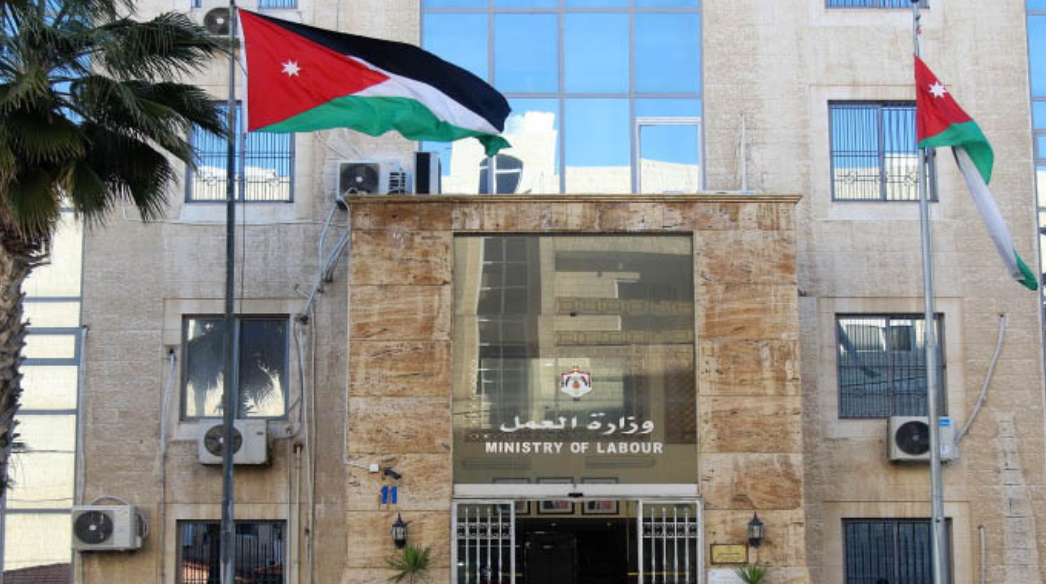 214 شكوى عمالية ضد منشآت لم تلتزم بالحد الأدنى للأجور 214 شكوى عمالية ضد منشآت لم تلتزم بالحد الأدنى للأجور