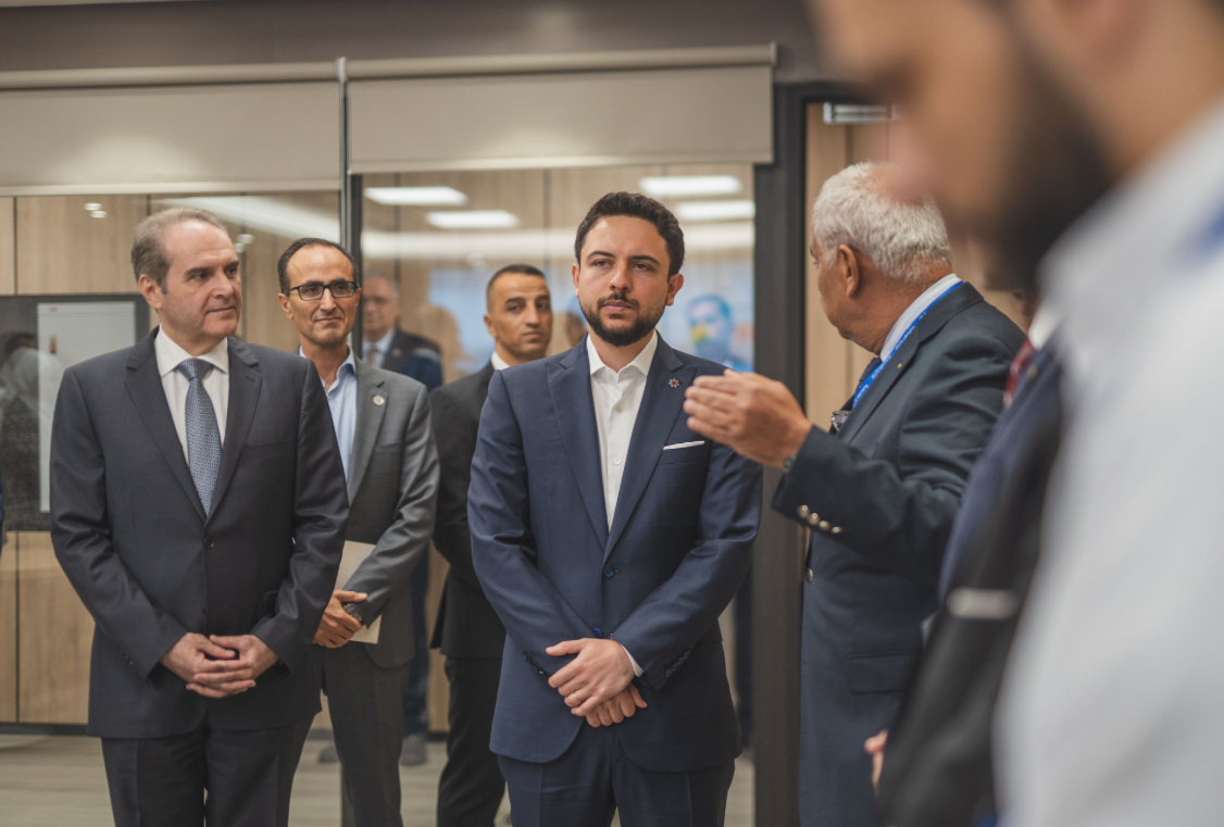 ولي العهد يفتتح مركز الصحة الرقمية الأردني في السلط ولي العهد يفتتح مركز الصحة الرقمية الأردني في السلط