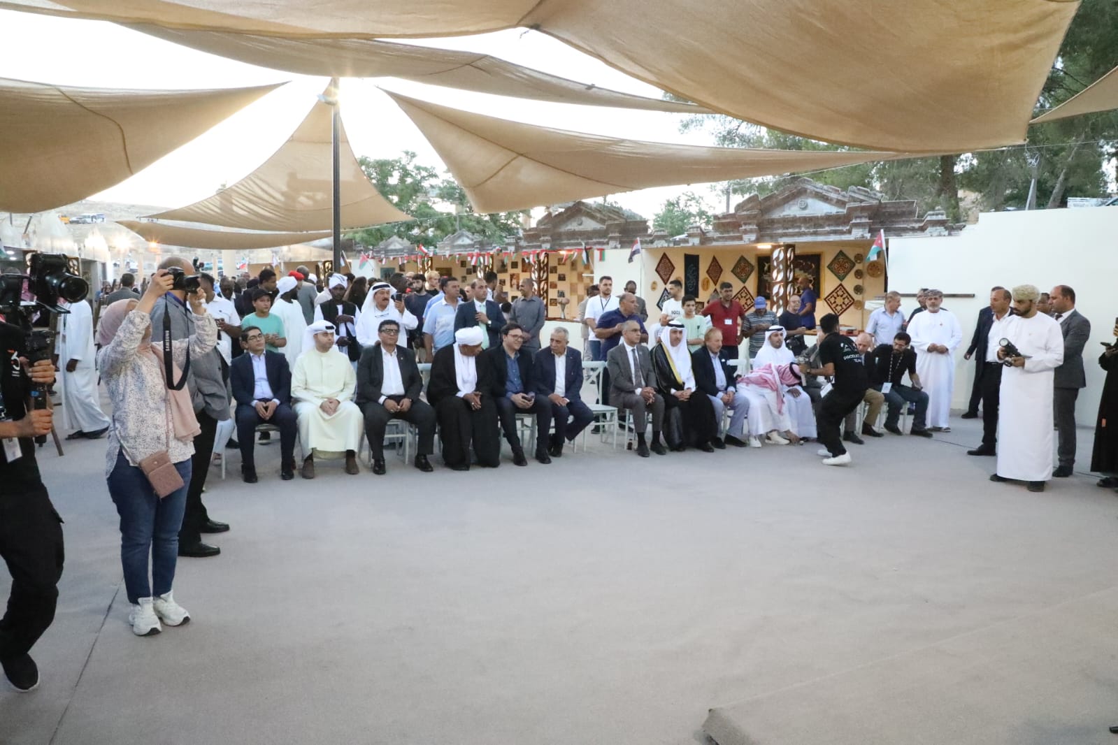 افتتاح جناح السفارات وبدء الفعاليات الفنية على مسارح جرش افتتاح جناح السفارات وبدء الفعاليات الفنية على مسارح جرش