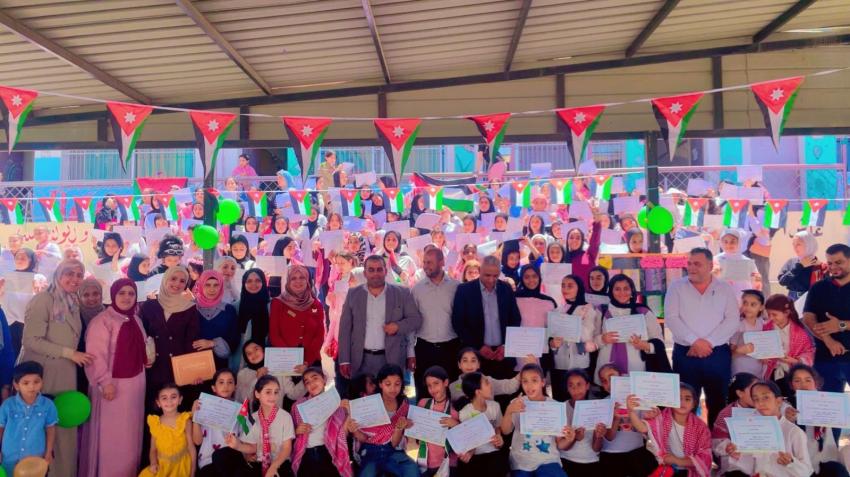 تخريج طلبة الأندية الصيفية في تربية الأغوار الشمالية تخريج طلبة الأندية الصيفية في تربية الأغوار الشمالية