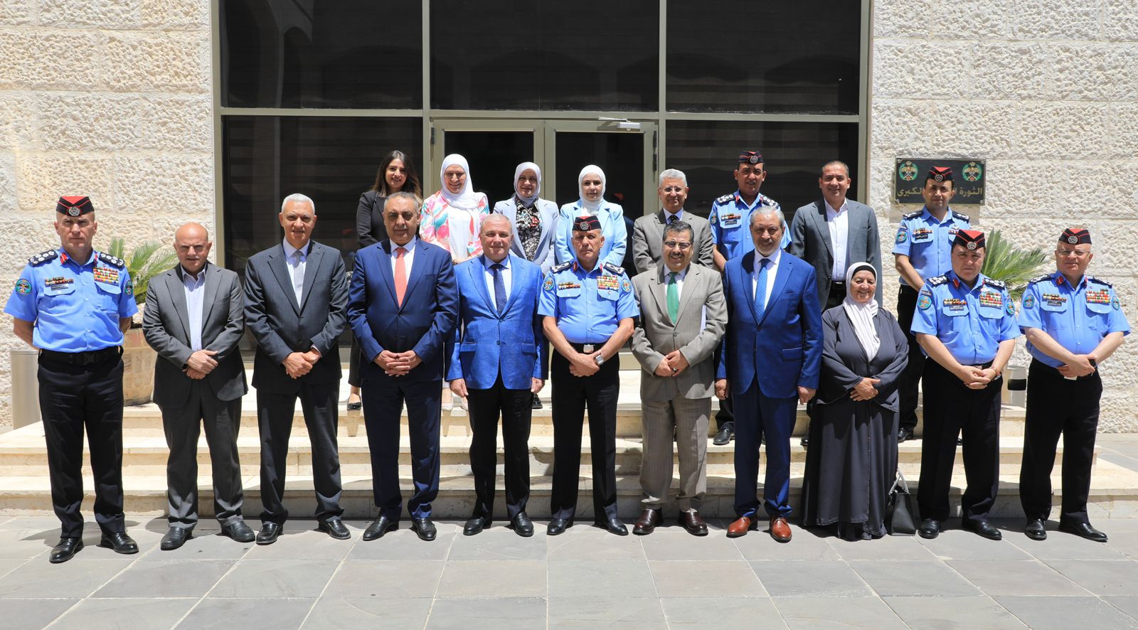 مدير الأمن العام يلتقي كتلة حزب إرادة والوطني الإسلامي النيابية مدير الأمن العام يلتقي كتلة حزب إرادة والوطني الإسلامي النيابية