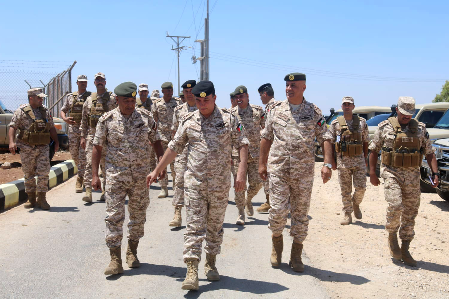 المساعد للعمليات والتدريب يتفقد الوحدات النوعية على الواجهة الشمالية المساعد للعمليات والتدريب يتفقد الوحدات النوعية على الواجهة الشمالية