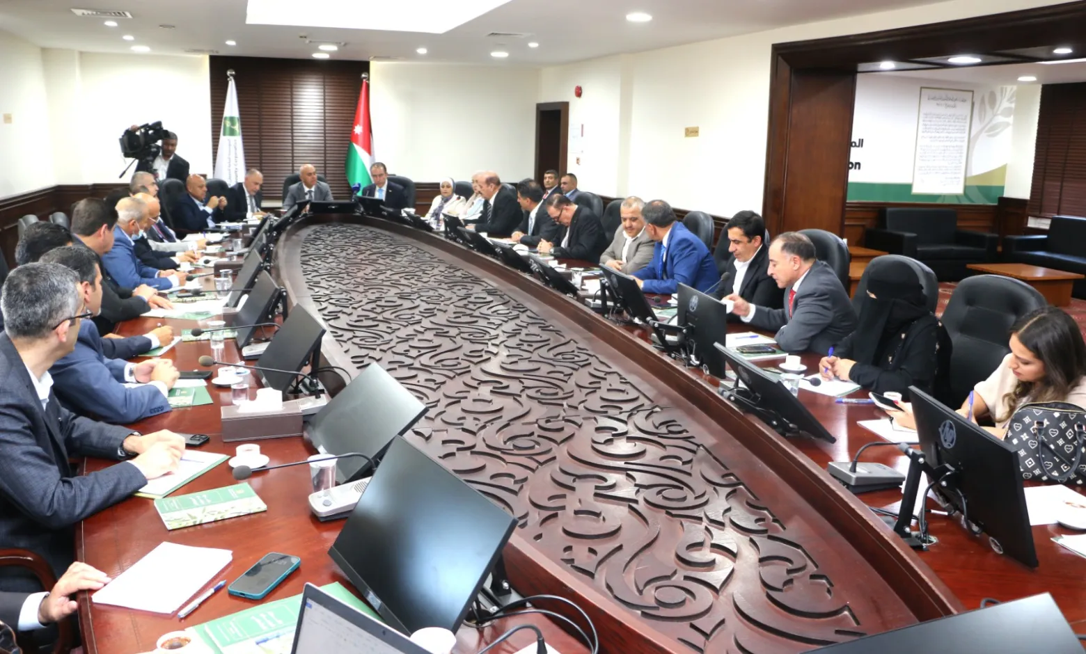 “الضمان”: توافق مع الحكومة على تطبيق نظام التغطية الصحية الشاملة لجميع المشتركين والمتقاعدين “الضمان”: توافق مع الحكومة على تطبيق نظام التغطية الصحية الشاملة لجميع المشتركين والمتقاعدين