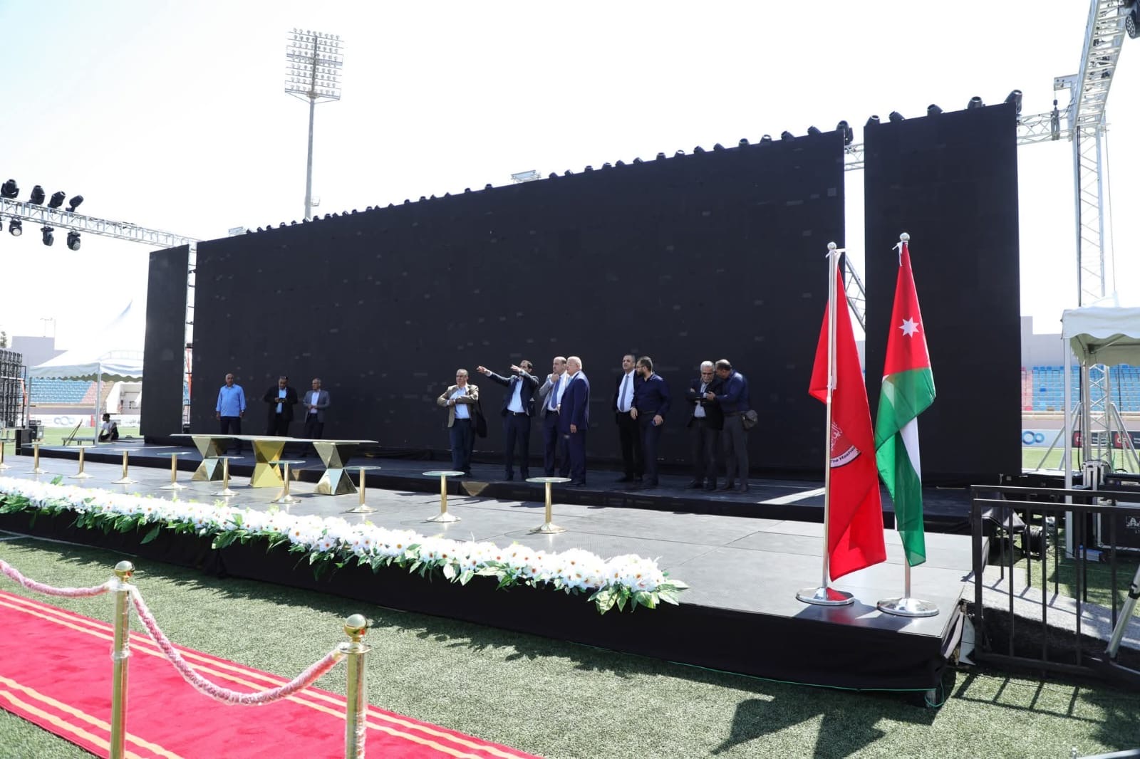 د. الحياري يتفقد الترتيبات النهائية لحفل تخريج الفوج السابع والعشرين من طلبة الجامعة الهاشمية