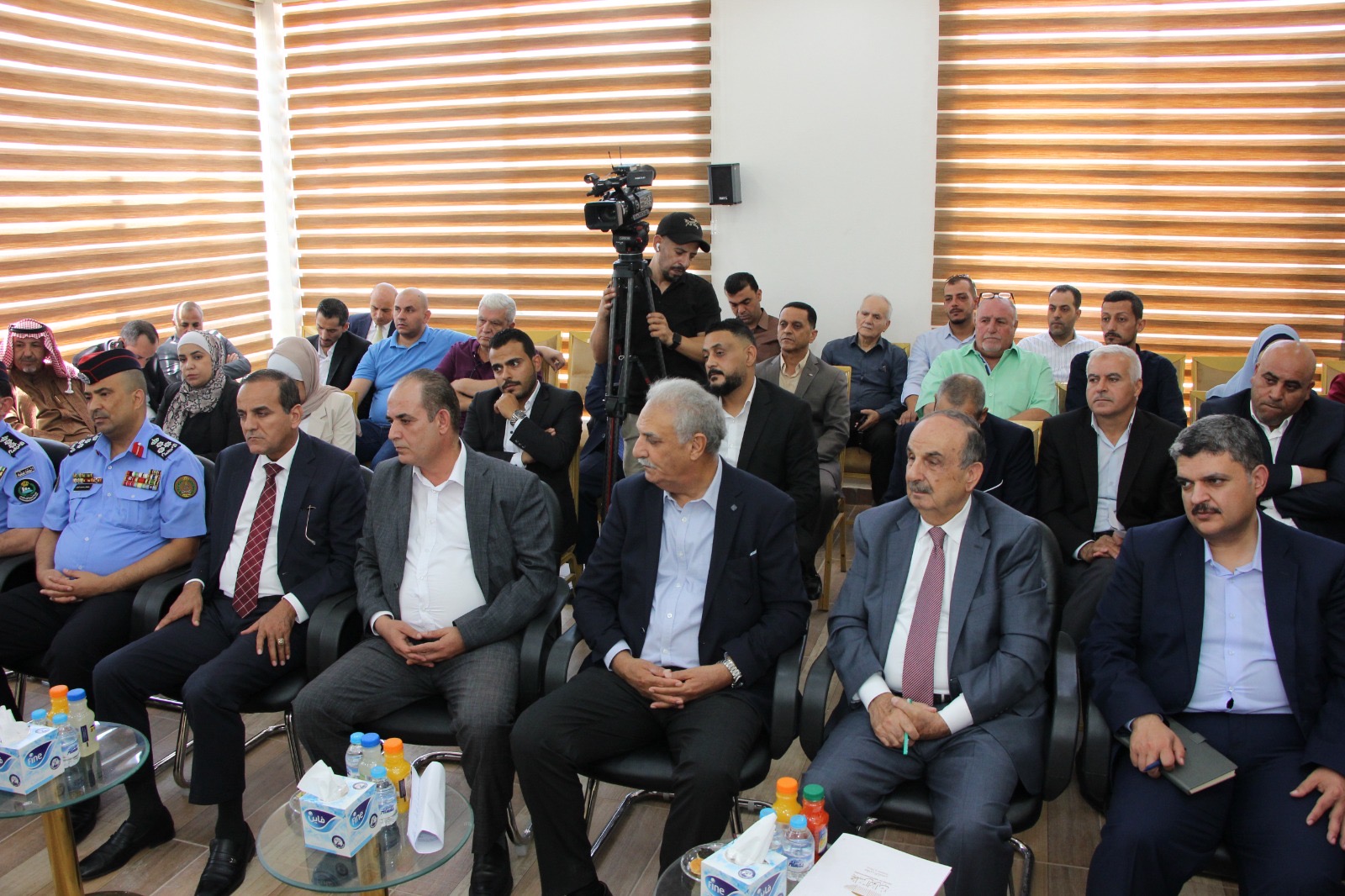 القضاة يزور مدينة مادبا الصناعية ويلتقي المستثمرين مؤكداً دعم الحكومة للصناعة الوطنية والاستجابة لمطالبهم