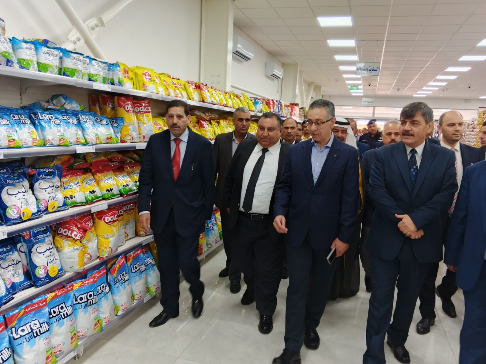 افتتاح المبنى الجديد لسوق المؤسسة الاستهلاكية المدنية في المفرق افتتاح المبنى الجديد لسوق المؤسسة الاستهلاكية المدنية في المفرق