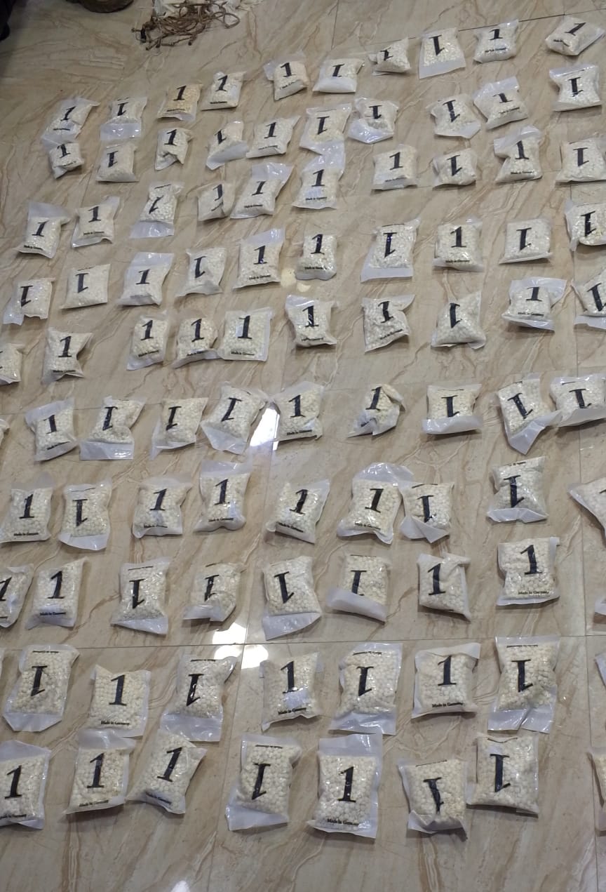 المنطقة العسكرية الشرقية تحبط محاولة تهريب كمية من المخدرات محملة بواسطة بالونات موجهة