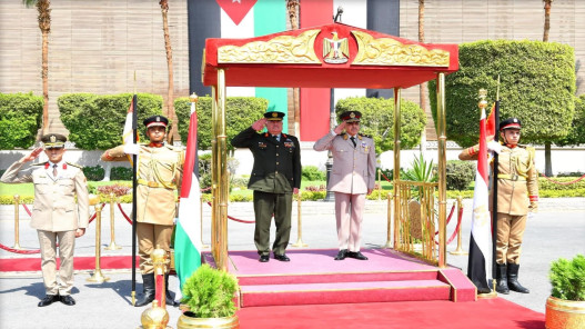 الأردن ومصر يناقشان رفع مستوى التنسيق في المجالات العسكرية الأردن ومصر يناقشان رفع مستوى التنسيق في المجالات العسكرية