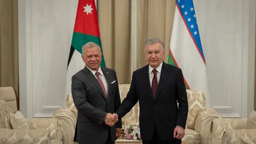 الملك يشهد توقيع عدد من الاتفاقيات بين الأردن وأوزبكستان الملك يشهد توقيع عدد من الاتفاقيات بين الأردن وأوزبكستان