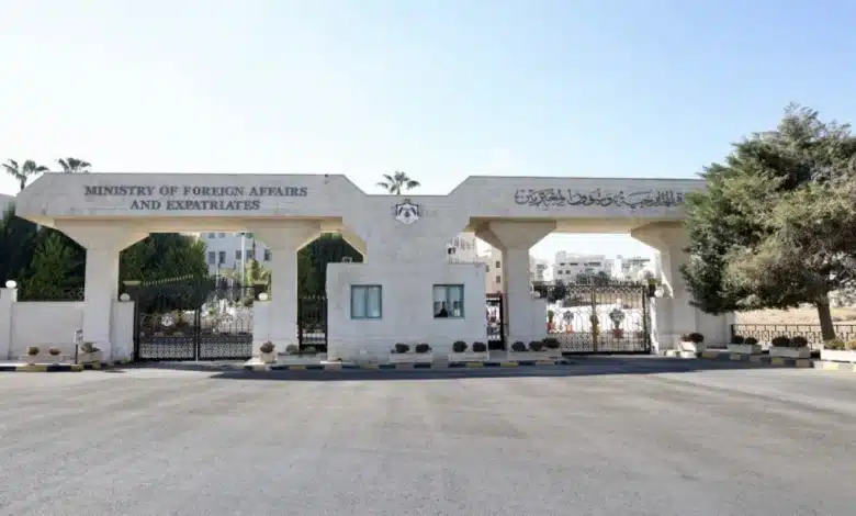 الأردن يدين استمرار الانتهاكات الإسرائيلية وتوغّلها داخل سوريا الأردن يدين استمرار الانتهاكات الإسرائيلية وتوغّلها داخل سوريا