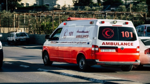 مستوطن يدهس طفلة في الخليل مستوطن يدهس طفلة في الخليل