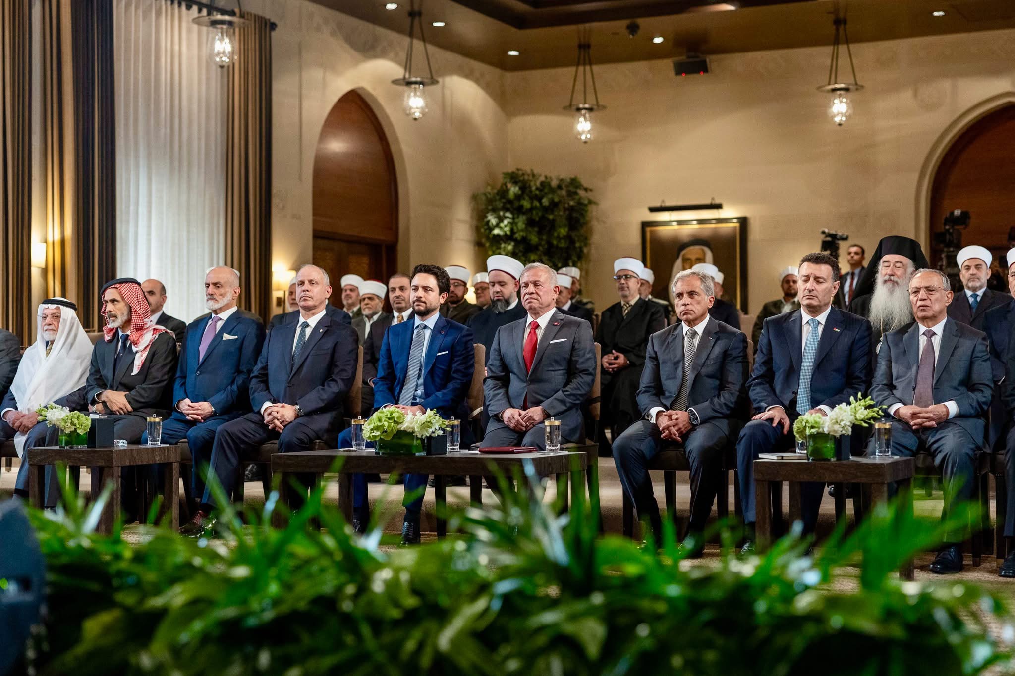 الملك ينشر مقطع من قصيدة (المدحة النبوية – قافية الهمزة).. فيديو الملك ينشر مقطع من قصيدة (المدحة النبوية – قافية الهمزة).. فيديو