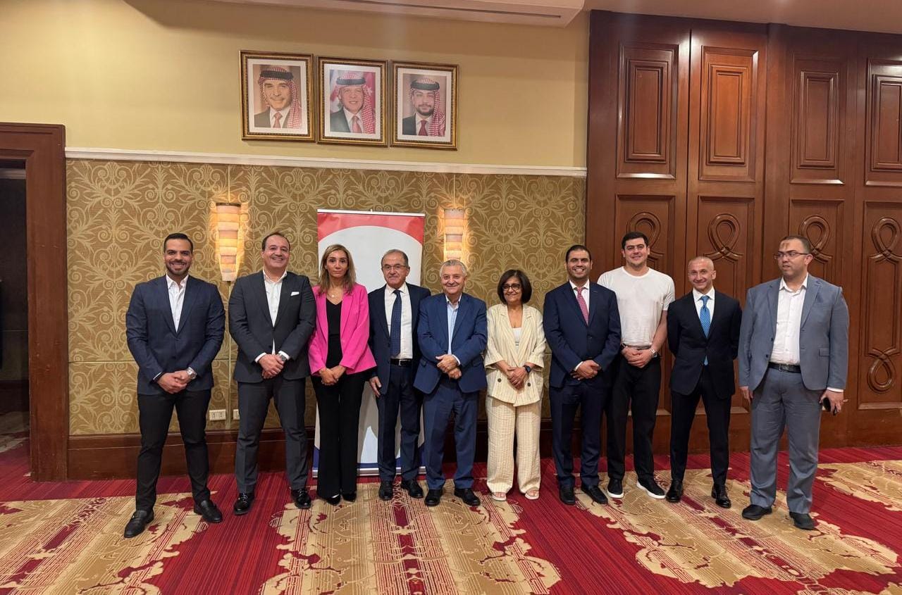 مجلس إدارة جديد لجمعية المصدرين برئاسة العين الخضري مجلس إدارة جديد لجمعية المصدرين برئاسة العين الخضري