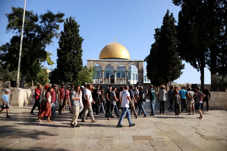 مستوطنون يقتحمون المسجد الأقصى واستشهاد فلسطينيَّين في قلقيلية مستوطنون يقتحمون المسجد الأقصى واستشهاد فلسطينيَّين في قلقيلية