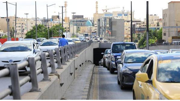 تباطؤ وكثافة مرورية بسبب حادث سير في نفق الداخلية تباطؤ وكثافة مرورية بسبب حادث سير في نفق الداخلية