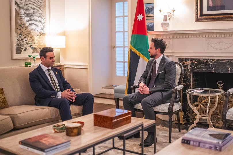 ولي العهد يلتقي عضوا في الكونغرس الأمريكي ووكيل وزارة الخارجية الأمريكية ولي العهد يلتقي عضوا في الكونغرس الأمريكي ووكيل وزارة الخارجية الأمريكية