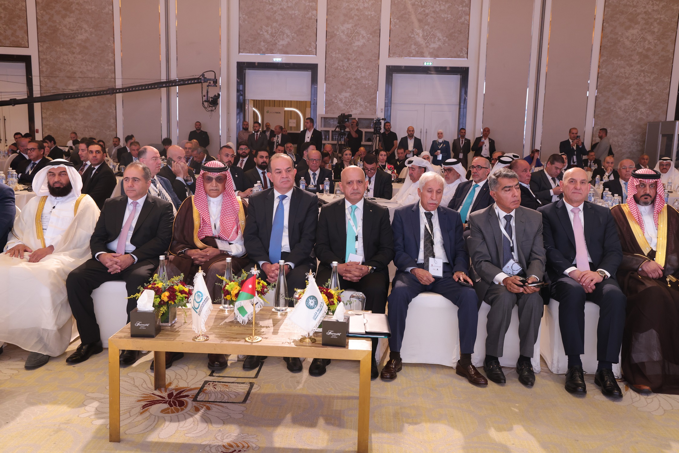 مندوباً عن الملك .. سميرات يفتتح الدورة الثانية لمنتدى “استثمر بالاقتصاد الرقمي مندوباً عن الملك .. سميرات يفتتح الدورة الثانية لمنتدى “استثمر بالاقتصاد الرقمي
