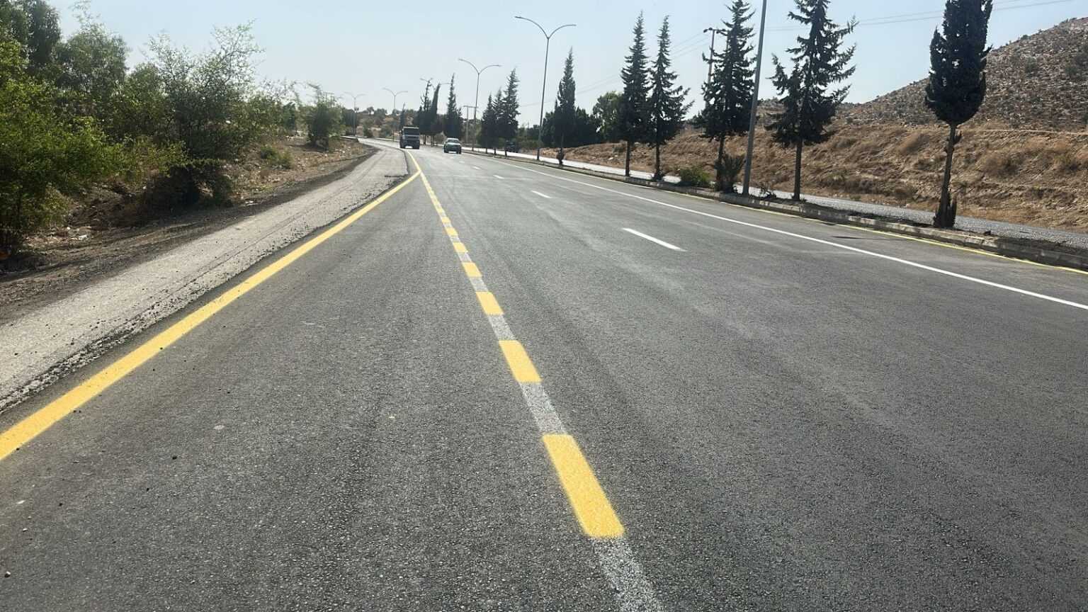 انتهاء أعمال صيانة أجزاء من شارع السلام الواصل بين إربد والأغوار الشمالية انتهاء أعمال صيانة أجزاء من شارع السلام الواصل بين إربد والأغوار الشمالية