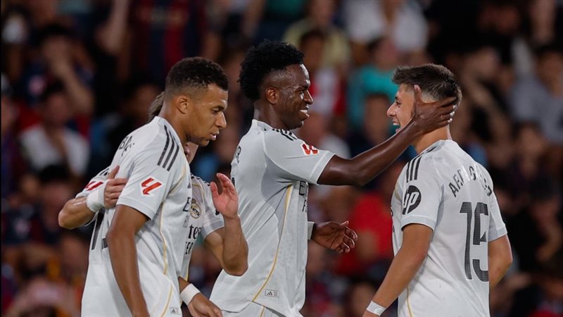 ريال مدريد يكتسح ليفانتي برباعية ويعزز صدارته للدوري الإسباني ريال مدريد يكتسح ليفانتي برباعية ويعزز صدارته للدوري الإسباني