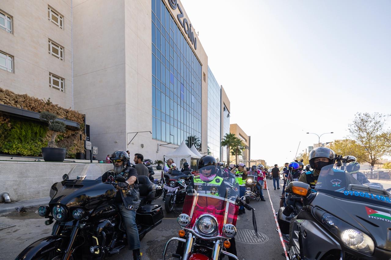 زين تستضيف انطلاقة مسيرة “سيدات هارلي” لدعم مصابات السرطان من غزة زين تستضيف انطلاقة مسيرة “سيدات هارلي” لدعم مصابات السرطان من غزة