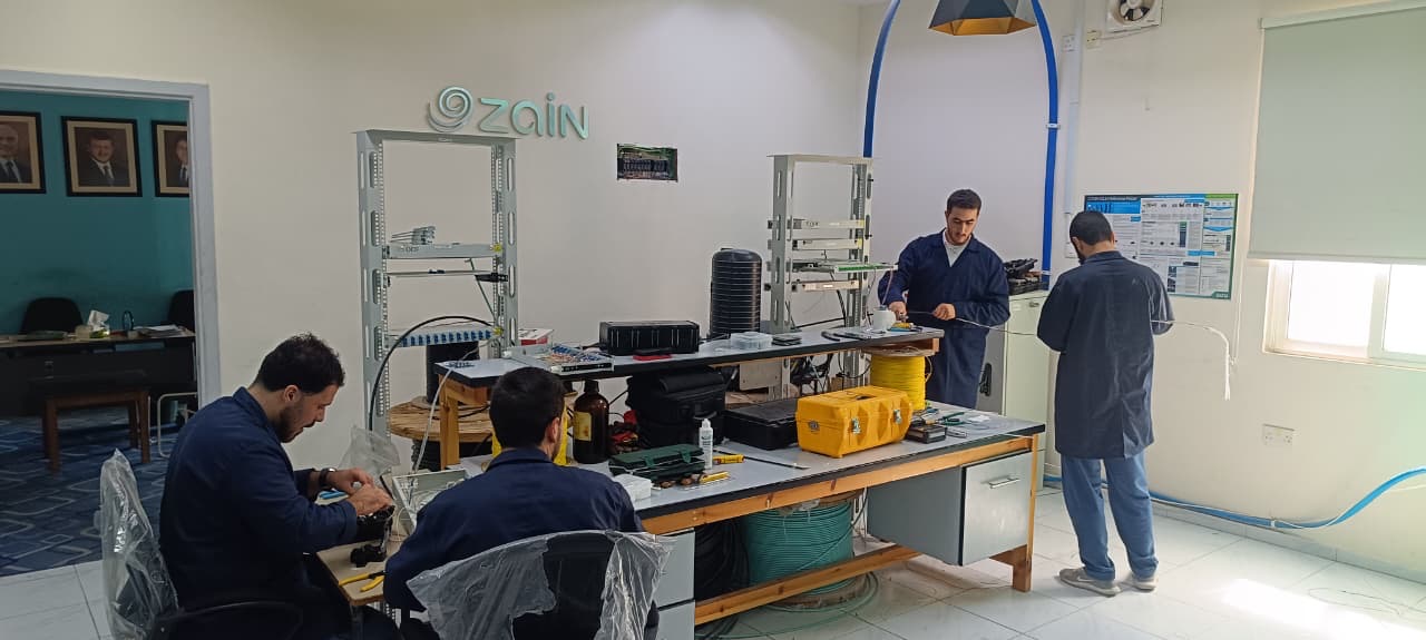 زين والتدريب المهني تختتمان دورة التدريب المجانية على تكنولوجيا “الفايبر” زين والتدريب المهني تختتمان دورة التدريب المجانية على تكنولوجيا “الفايبر”