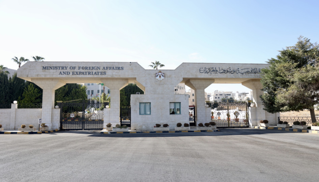 وصول أردنية و130 شخصا من عدة جنسيات كانوا على متن أسطول الصمود للأردن وصول أردنية و130 شخصا من عدة جنسيات كانوا على متن أسطول الصمود للأردن