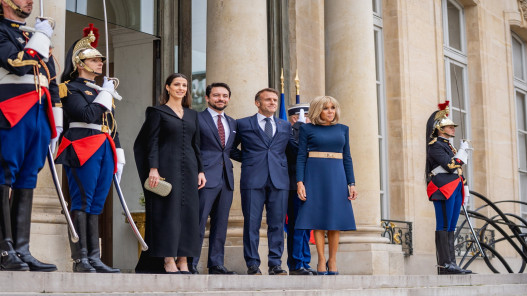 ولي العهد والرئيس الفرنسي يبحثان سبل تعزيز التعاون بين البلدين ولي العهد والرئيس الفرنسي يبحثان سبل تعزيز التعاون بين البلدين