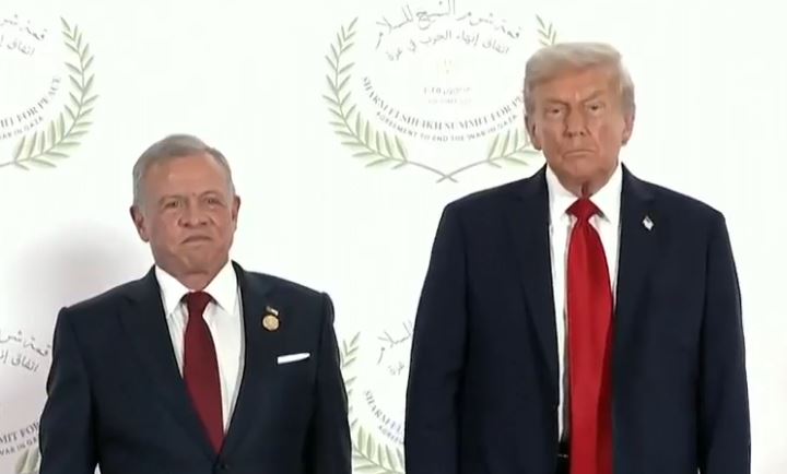 الملك يلتقي الرئيس الأمريكي قبيل انعقاد قمة شرم الشيخ للسلام الملك يلتقي الرئيس الأمريكي قبيل انعقاد قمة شرم الشيخ للسلام