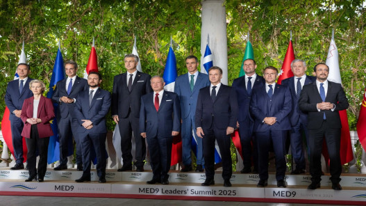 الملك يؤكد الدور المحوري للاتحاد الأوروبي في تطبيق اتفاق إنهاء الحرب في غزة الملك يؤكد الدور المحوري للاتحاد الأوروبي في تطبيق اتفاق إنهاء الحرب في غزة