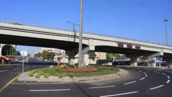 إغلاق جزئي لأعلى جسر الثامن بالاتجاهين ليلة الخميس على الجمعة إغلاق جزئي لأعلى جسر الثامن بالاتجاهين ليلة الخميس على الجمعة