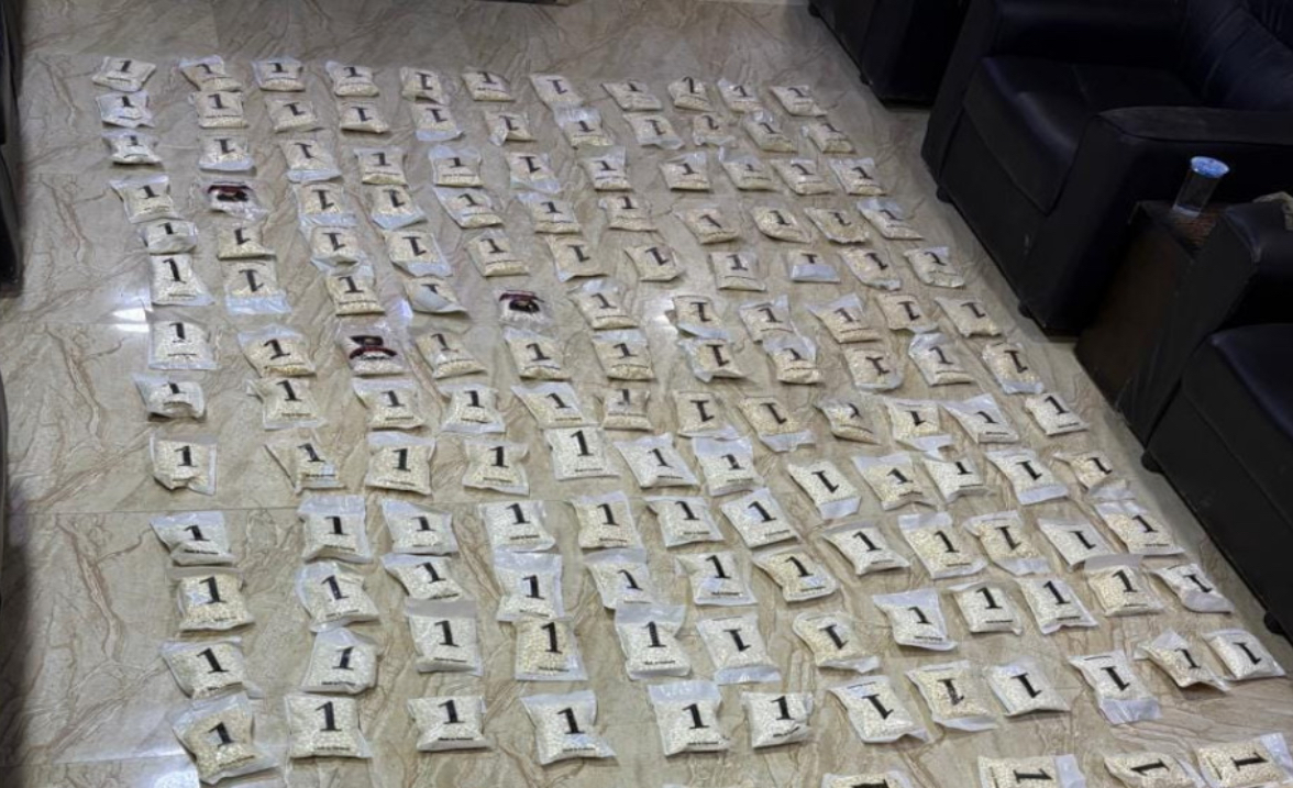 الجيش يحبط محاولتي تهريب كمية من المواد المخدرة بواسطة بالونات الجيش يحبط محاولتي تهريب كمية من المواد المخدرة بواسطة بالونات