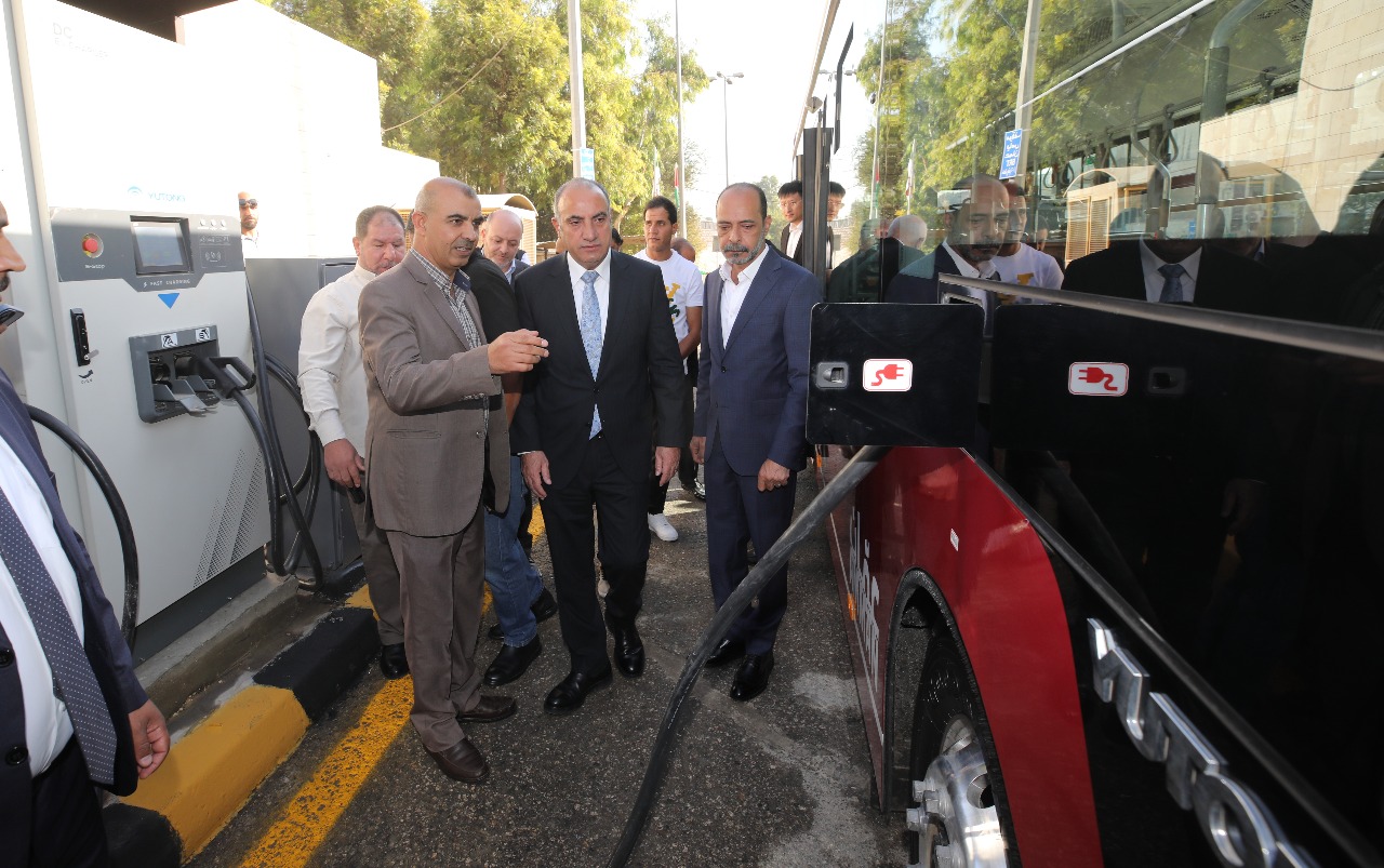 الأمانة تطلق مسارا جديدا بحافلات كهربائية يربط مجمع رغدان السياحي بمحطة صويلح الأمانة تطلق مسارا جديدا بحافلات كهربائية يربط مجمع رغدان السياحي بمحطة صويلح