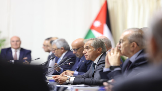 خلال عام واحد… حكومة حسّان تتخذ أكثر من 1000 قرار