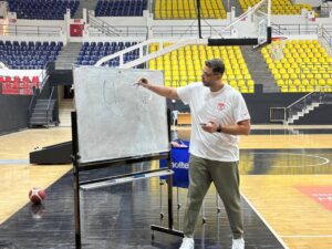 مركز إعداد القيادات الشبابية يطلق دورة مدربي كرة السلة – تصنيف درجة ثالثة