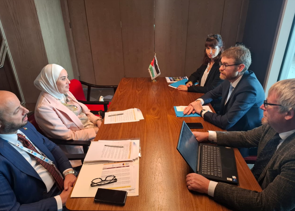 وزيرة التنمية تلتقي مسؤولين دوليين على هامش قمة التنمية الاجتماعية في الدوحة